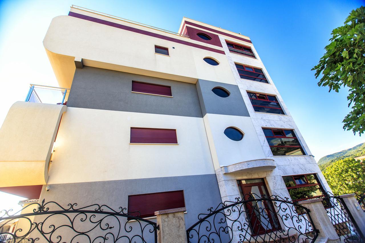Compass Aparthotel ドプラー・ヴォダ エクステリア 写真